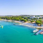Beautiful In With Swimming Pool Apartament *