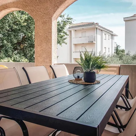 Amazing In With Kitchen Apartman