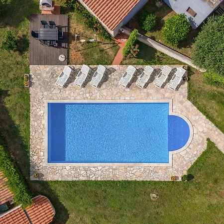 Beautiful In With Swimming Pool * Medulin